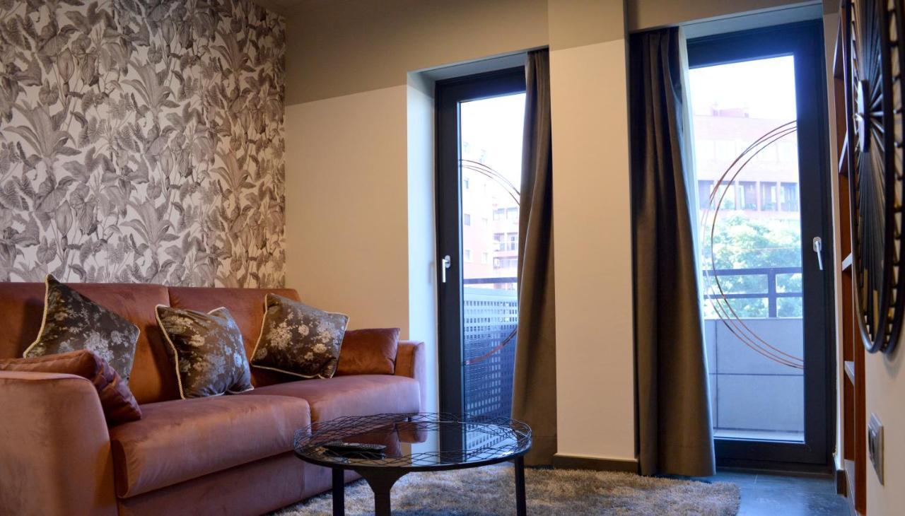 On Suites Sevilla Apartments Designed For Adults Sevilha Exterior foto